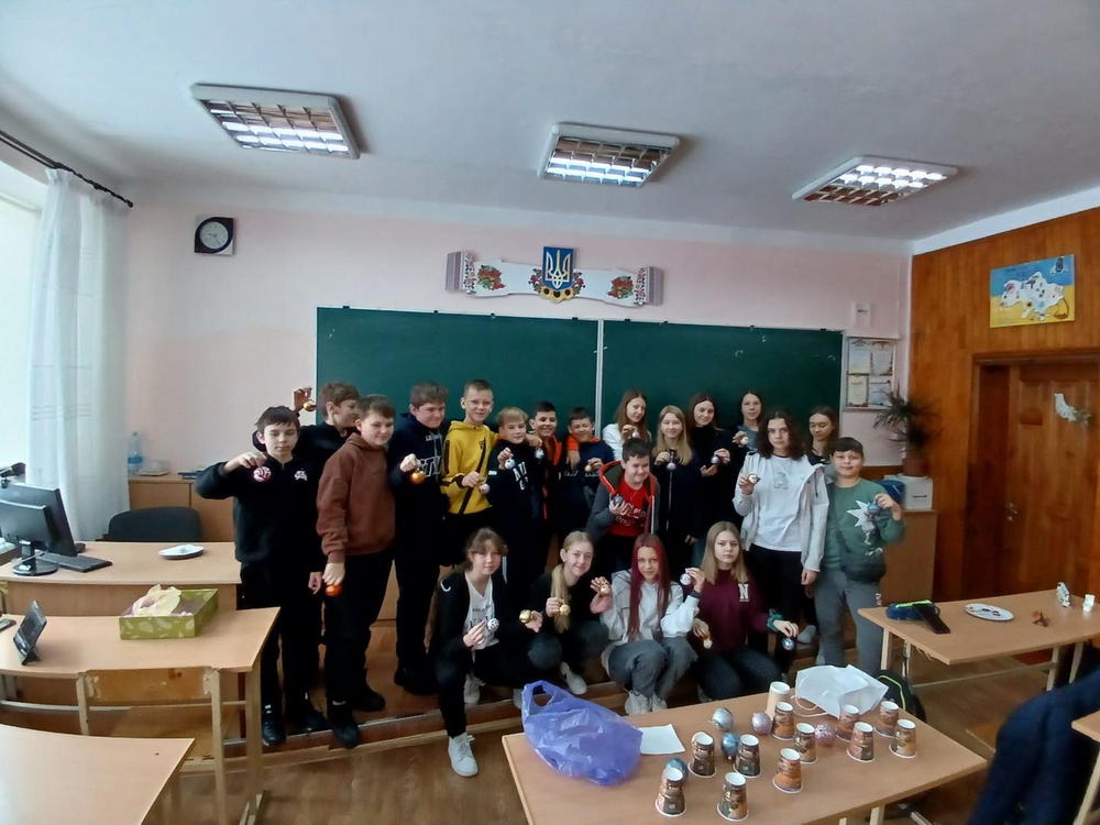 Майстер-клас з розпису новорічних іграшок
